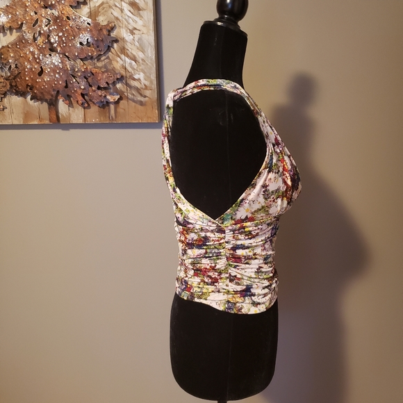 Guess halter top Size Small - Picture 4 of 10